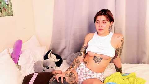 Media: aurorabeckett Myfreecams Invalid Date