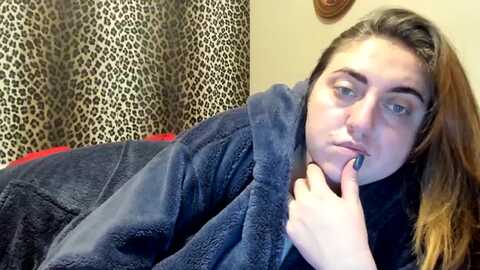klassy_holls @ myfreecams on 20240101