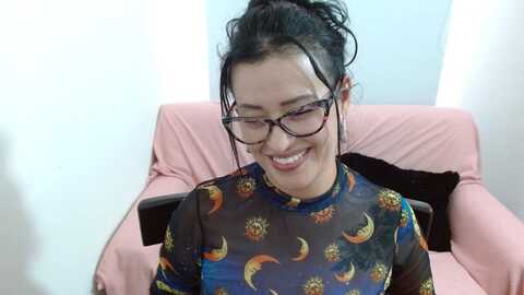 womanlovely @ myfreecams on 20240104