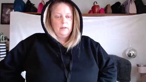 ladyhuntress @ myfreecams on 20240107