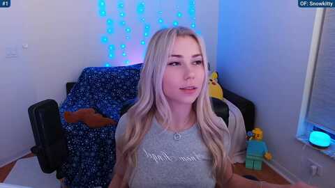 snowwwwwwwwww @ myfreecams on 20240111