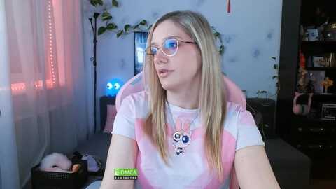 Media: monicmoon18 Myfreecams Invalid Date
