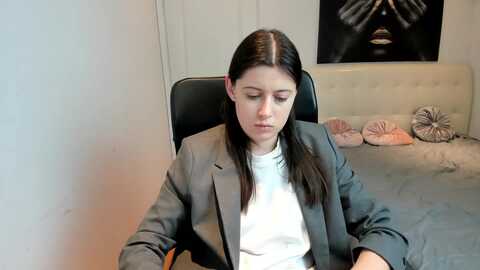 maeve @ myfreecams on 20240120