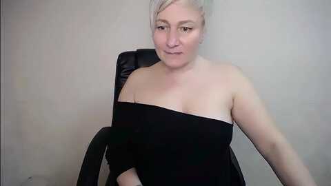 oliviaoskar_ @ myfreecams on 20240122