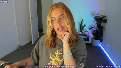 Media: honeytits_ Myfreecams Invalid Date