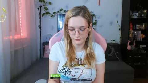 Media: monicmoon18 Myfreecams Invalid Date
