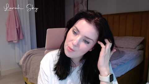 larah_sky @ myfreecams on 20240129