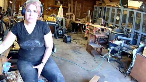 ellelovelace5 @ myfreecams on 20240130