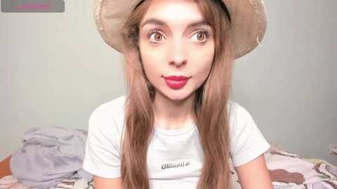 elliefloyd @ myfreecams on 20240201