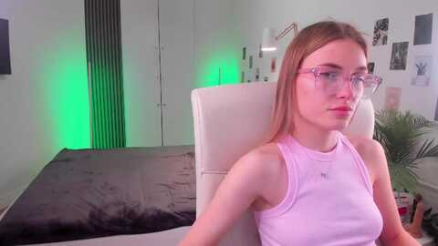 summerdiana @ myfreecams on 20240213