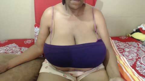 bustykelly50h @ myfreecams on 20240216
