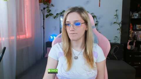 Media: monicmoon18 Myfreecams Invalid Date