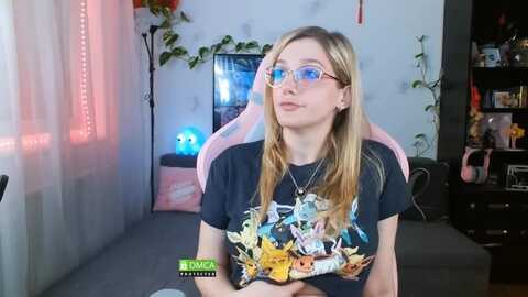 Media: monicmoon18 Myfreecams Invalid Date
