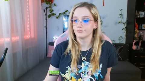Media: monicmoon18 Myfreecams Invalid Date