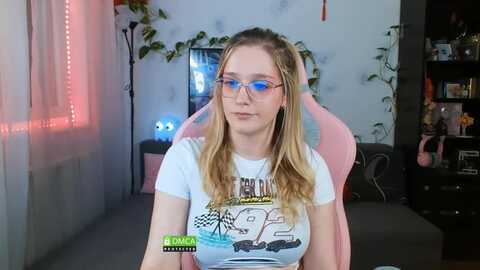 Media: monicmoon18 Myfreecams Invalid Date