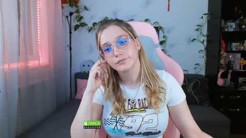 Media: monicmoon18 Myfreecams Invalid Date