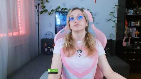 Media: monicmoon18 Myfreecams Invalid Date