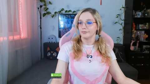 Media: monicmoon18 Myfreecams Invalid Date