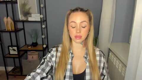 Media: flowercoralie Myfreecams Invalid Date