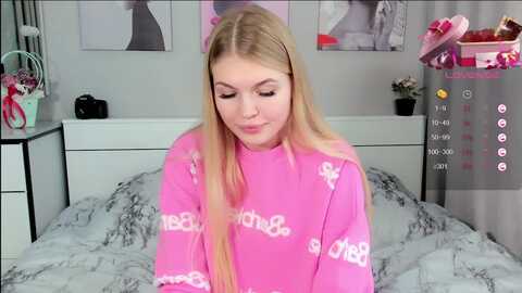 effie_cute @ myfreecams on 20240307
