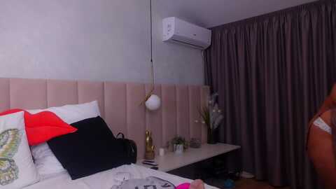 feliciakrige @ myfreecams on 20240307