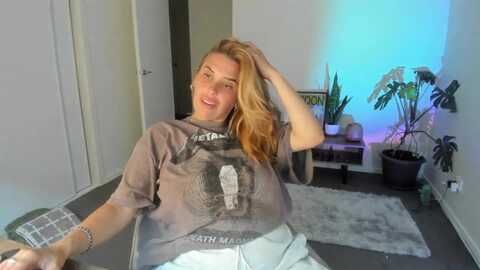 Media: honeytits_ Myfreecams Invalid Date