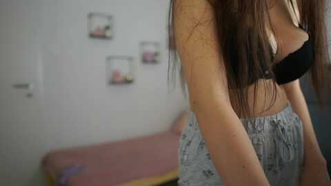 Media: evelyncage_ Myfreecams Invalid Date