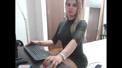 charlottexux @ myfreecams on 20240317