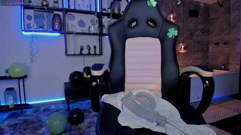 mery_hanks @ myfreecams on 20240318