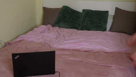 Media: realmiagold Myfreecams Invalid Date