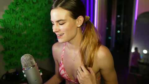 Media: gia_hill Myfreecams Invalid Date