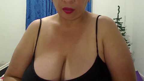 latinabigass4 @ myfreecams on 20240319