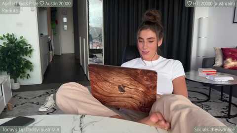 Media: helloviv Myfreecams Invalid Date