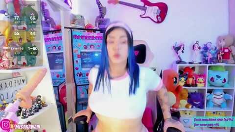 medakawai @ myfreecams on 20240403