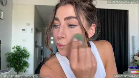 Media: helloviv Myfreecams Invalid Date