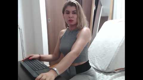 charlottexux @ myfreecams on 20240407