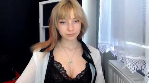 luciaamazing @ myfreecams on 20240409