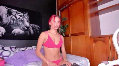 anahi_18 @ myfreecams on 20240413