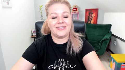 jesykablue @ myfreecams on 20240417