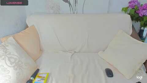 sarahsmiths @ myfreecams on 20240417
