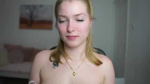 mia_melano_ @ myfreecams on 20240419