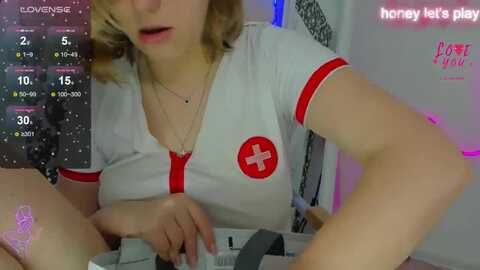 dellarowe @ myfreecams on 20240424