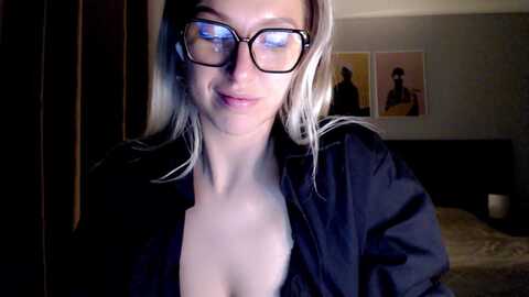 vivicacoke @ myfreecams on 20240428