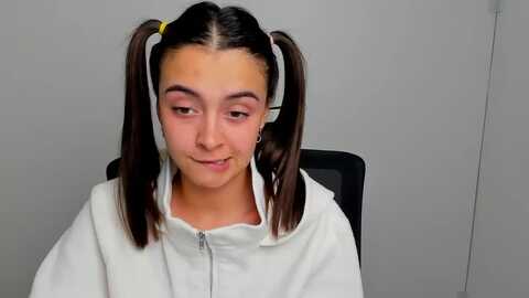 holly_horny @ myfreecams on 20240514