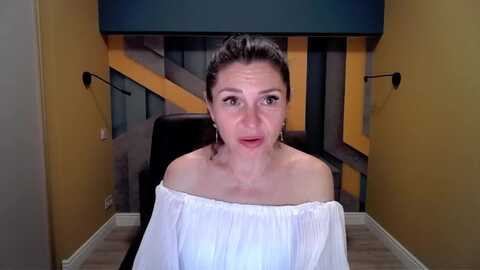 ellalong @ myfreecams on 20240516