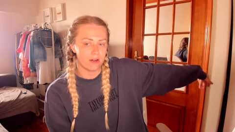 ashleylove @ myfreecams on 20240525
