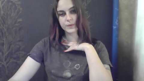 bird_blue @ myfreecams on 20240525