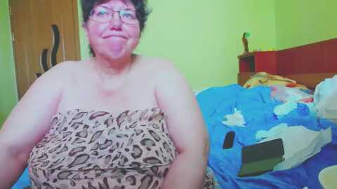 hugetitsshow @ myfreecams on 20240528
