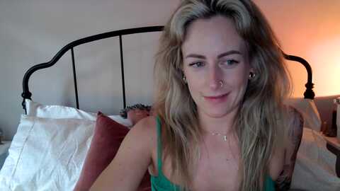 lena_bee @ myfreecams on 20240529