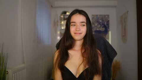gia_paige18 @ myfreecams on 20240605